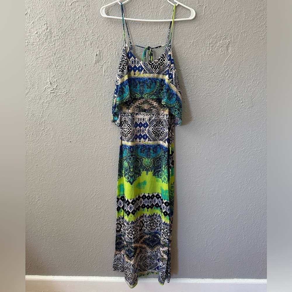 Blue and tan patterned maxi dress, very flattering!